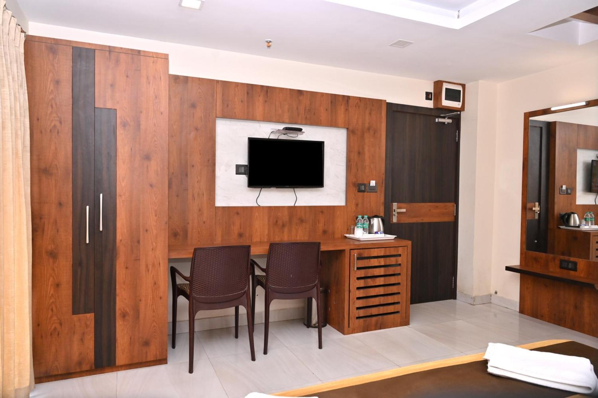 Hotel Silver Land New Digha With Rooftop Pool Экстерьер фото