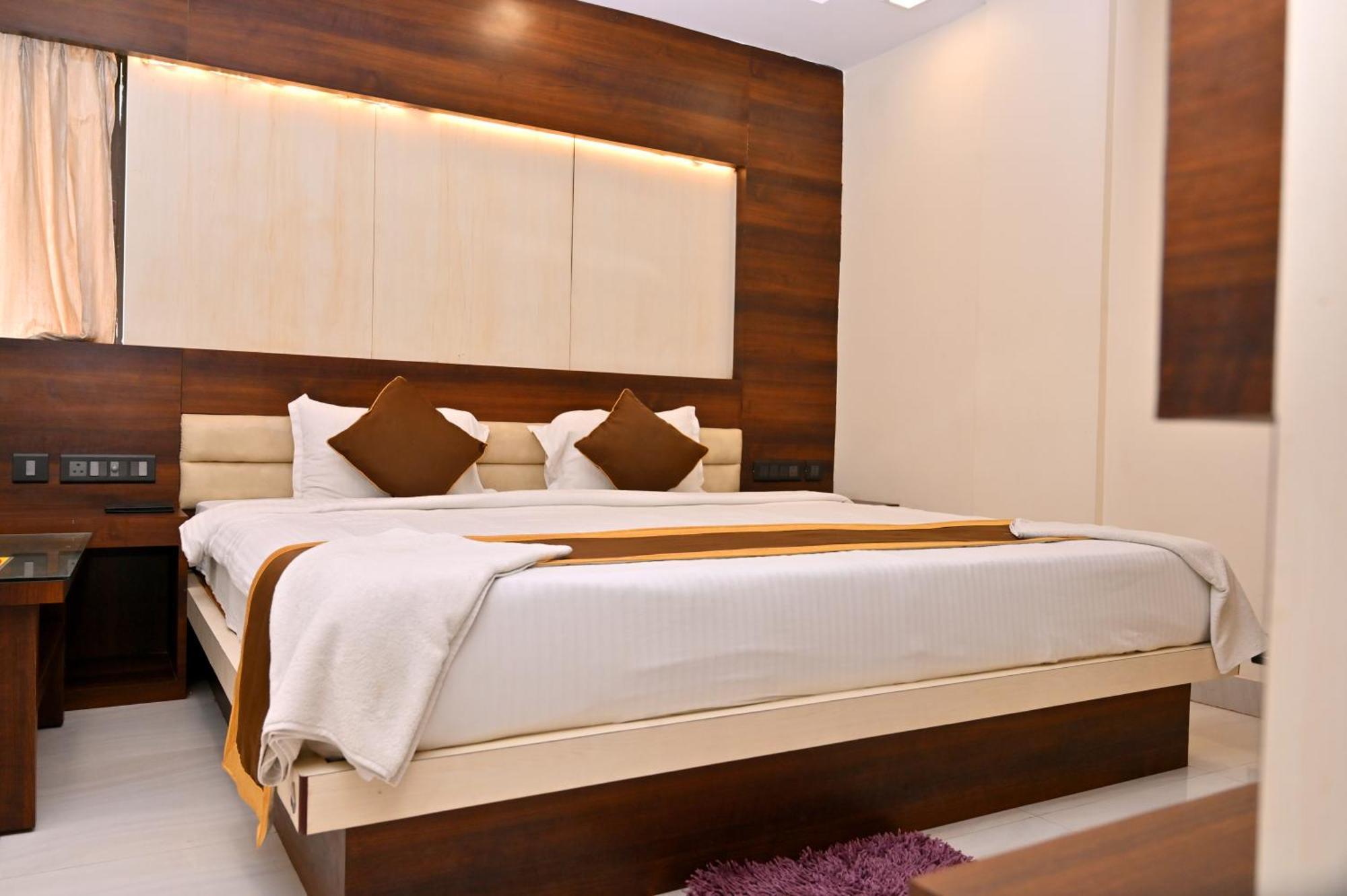 Hotel Silver Land New Digha With Rooftop Pool Экстерьер фото
